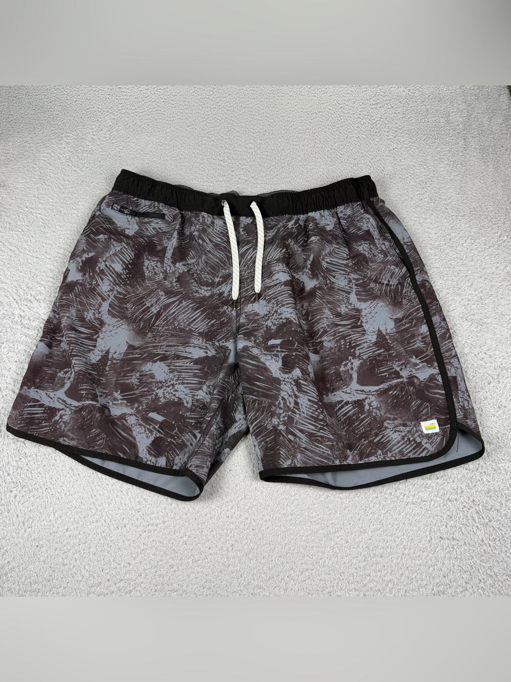 Vuori Banks Shorts Men XXL Charcoal 7'' Unlined Drawstrings Performance Athletic - Picture 1 of 11